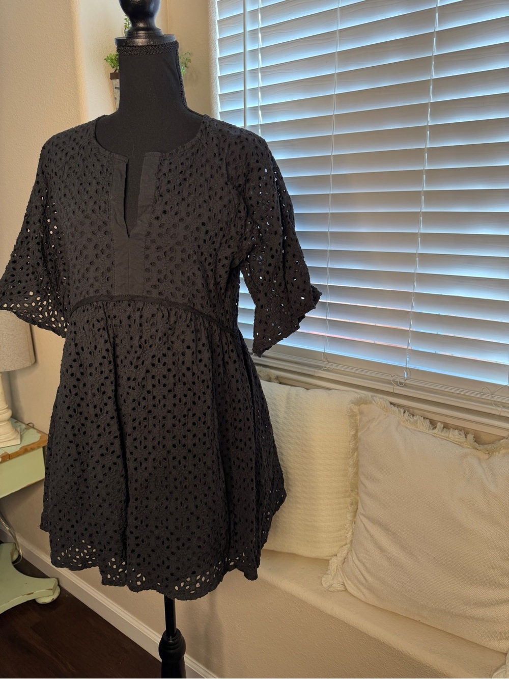 Elan Black Eyelet Mini Dress Boho Flutter Sleeve Split Neck - Picture 4 of 7